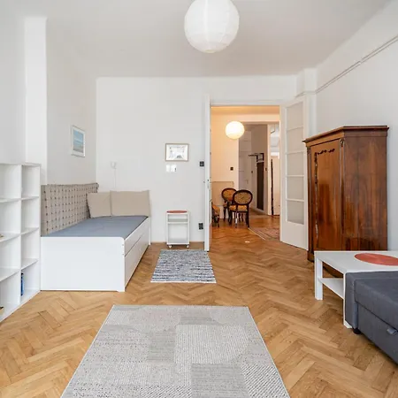 Buda Breeze Apartmán *