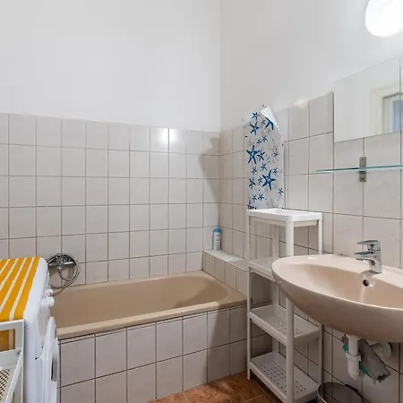 Buda Breeze Apartment